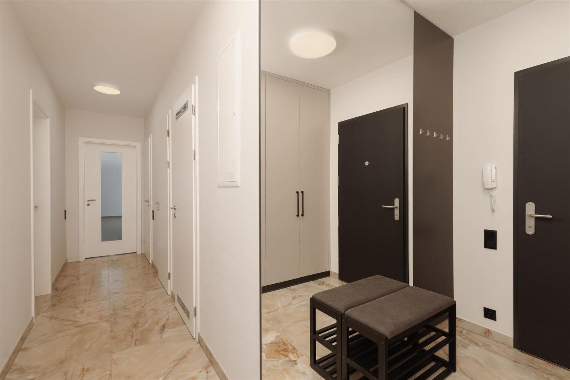 Luxury Sunny Home - Garage Parking, Metro, Balcony, Ps5 With Games Prága Kültér fotó